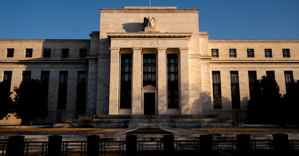 The Fed Leaves Rates Unchanged as Economic Risks Remain