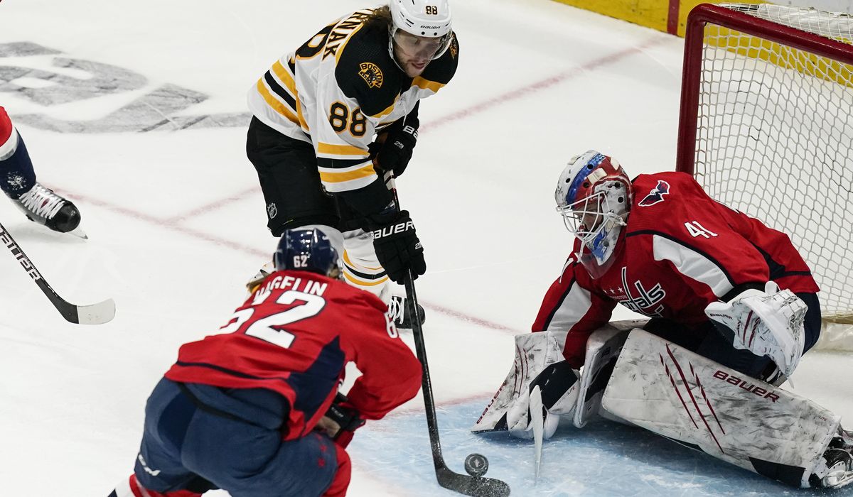 Capitals overcome Vitek Vanecek injury to beat Bruins in Game 1