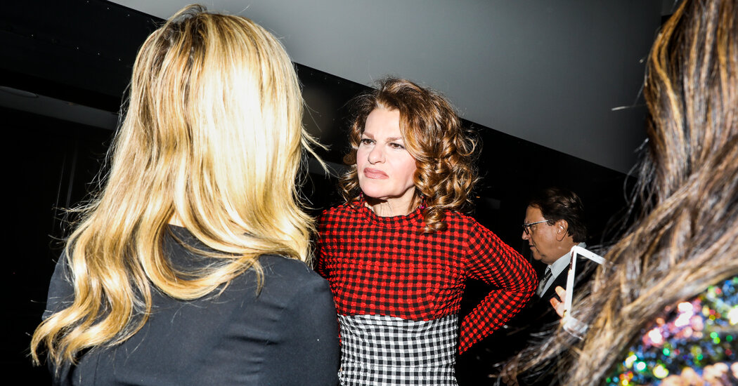 Sandra Bernhard Talks to Her Neighborhood Trees