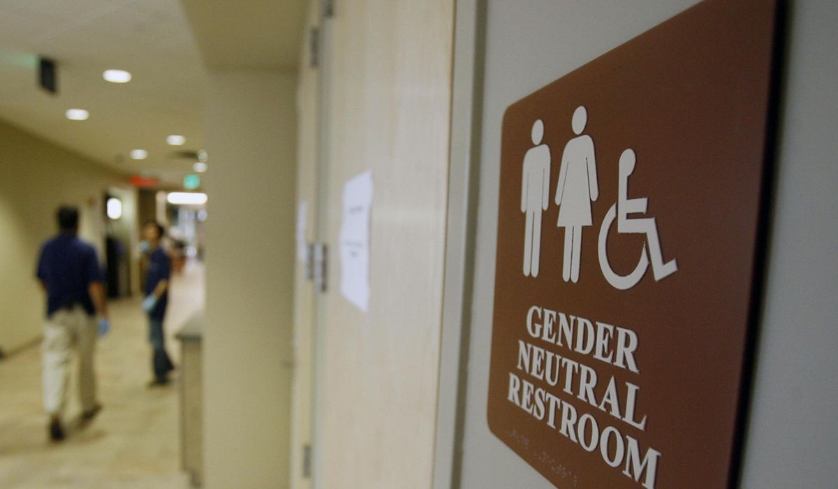 ACLU challenges Tennessee law over transgender bathroom warning signs