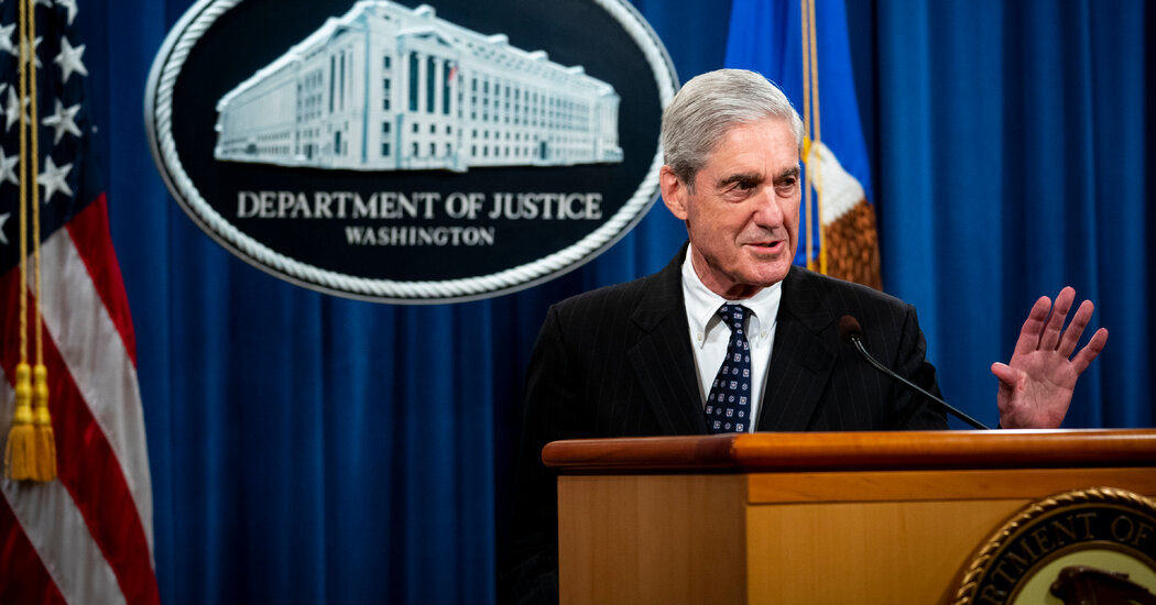 Robert Mueller will take law students behind the decision-making process of the Russia inquiry.