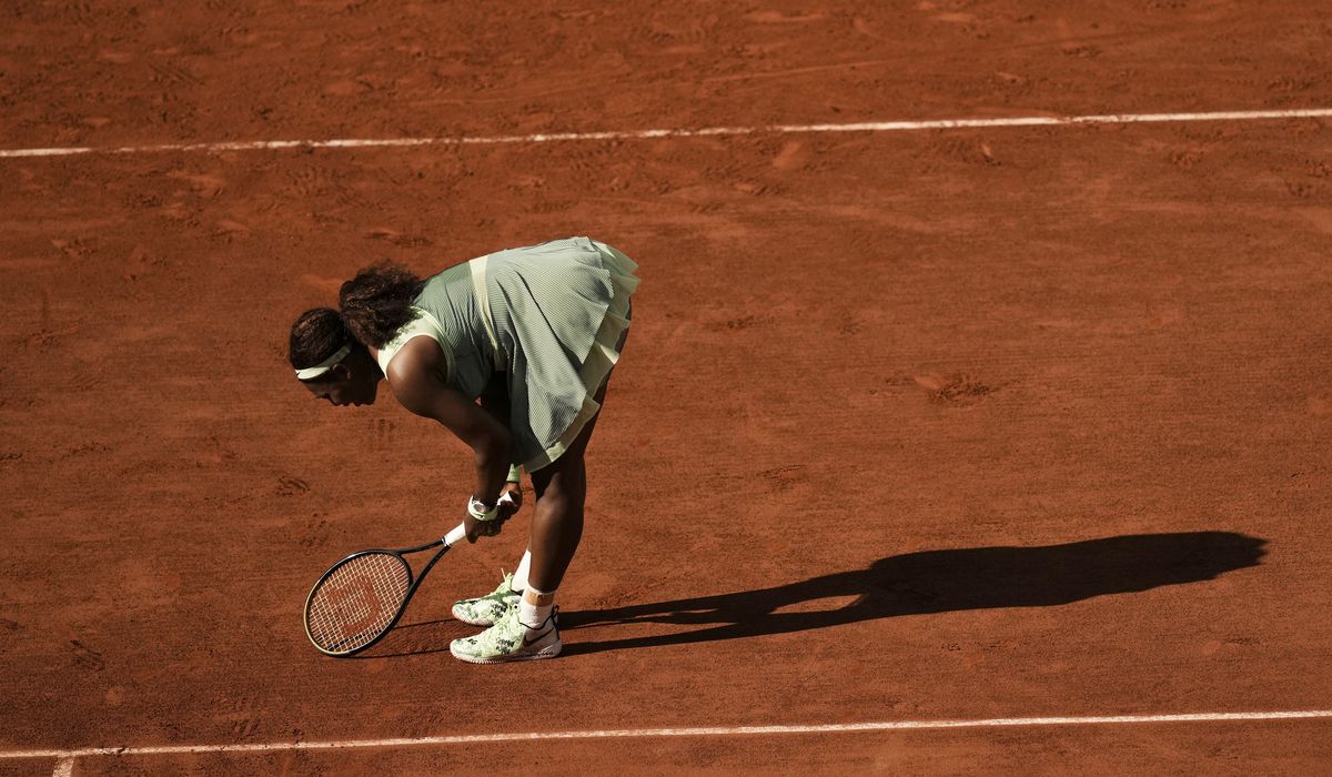 Serena Williams loses, Roger Federer withdraws at French Open