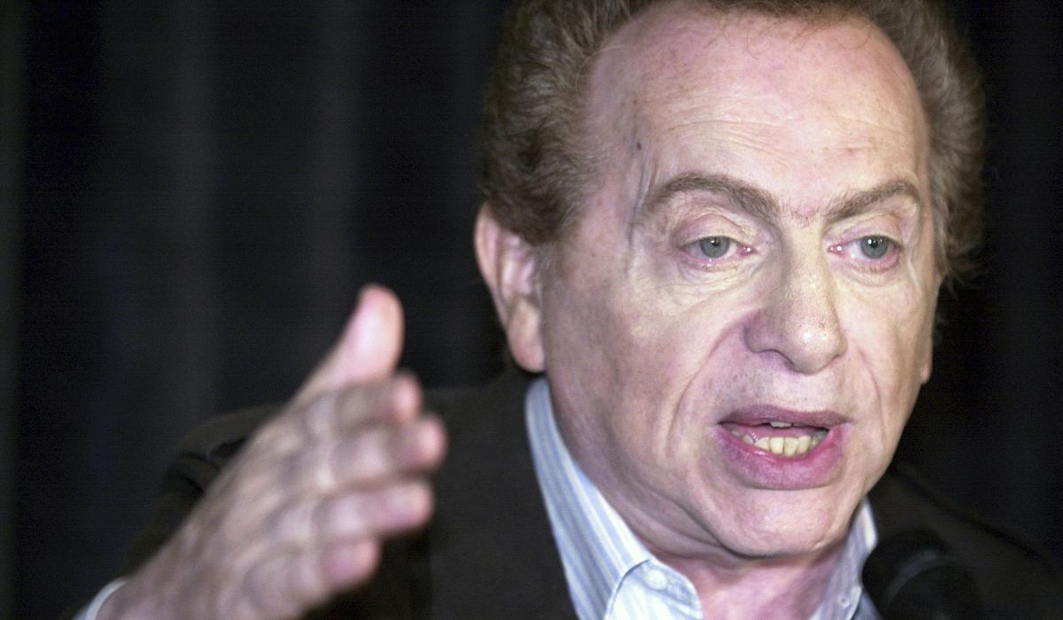 Jackie Mason, comic who perfected amused outrage, dies at 93