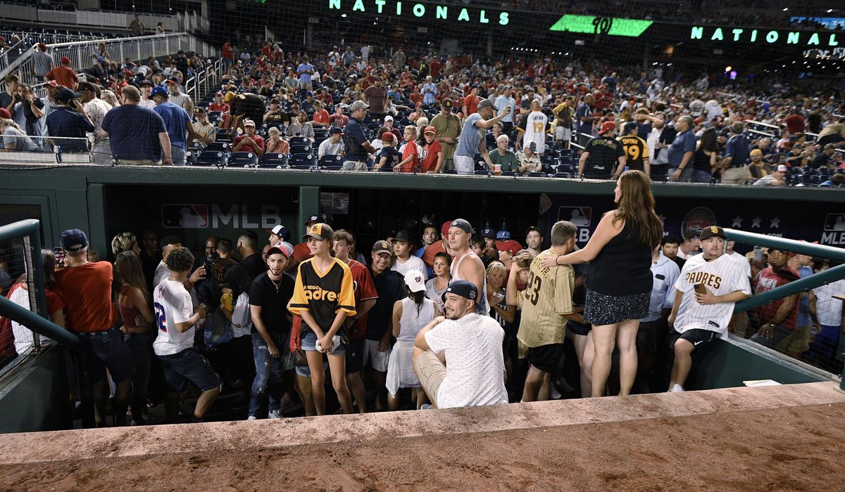 Padres-Nats game suspended after shooting outside DC stadium