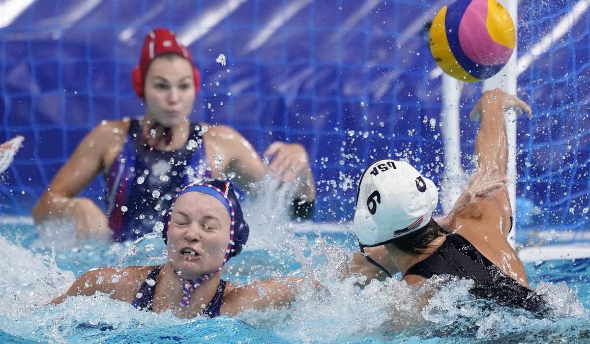 Steffens breaks water polo scoring record as US women cruise