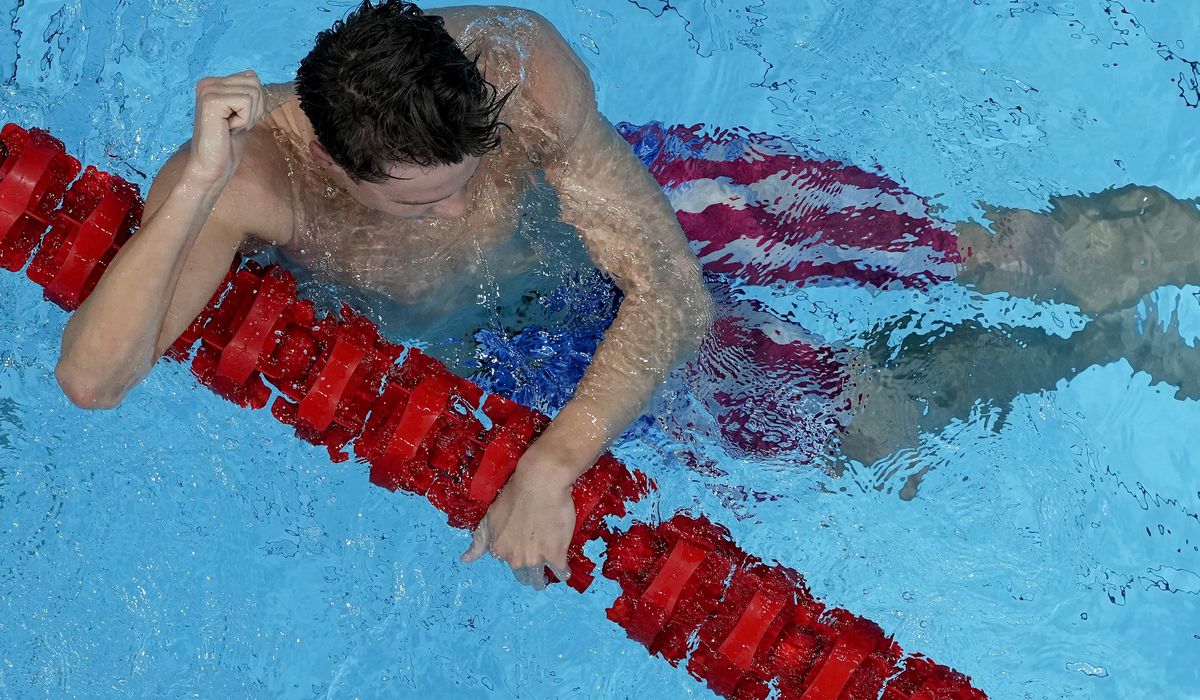 American Bobby Finke wins grueling 1,500-meter freestyle, his second gold of Tokyo Olympics