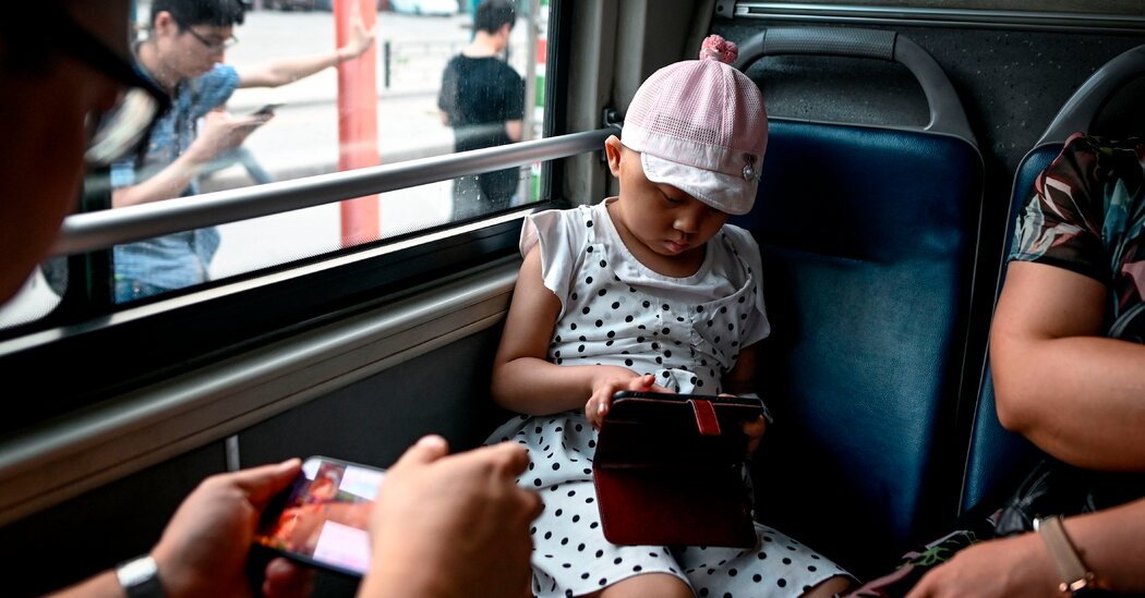 China Tightens Limits for Young Gamers and Bans School Night Play