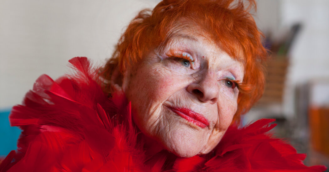 Ilona Royce Smithkin, Improbable Muse in Fashion and Art, Dies at 101