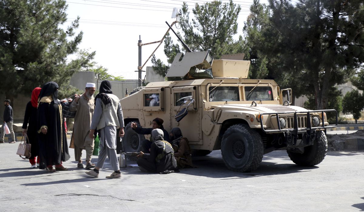 New urgency to airlift after Kabul blasts kill more than 100