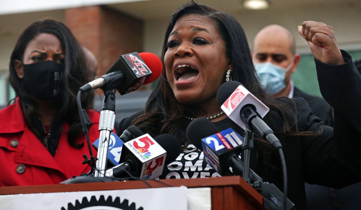 Progressive Democrats camp out on Capitol steps to call for eviction moratorium extension