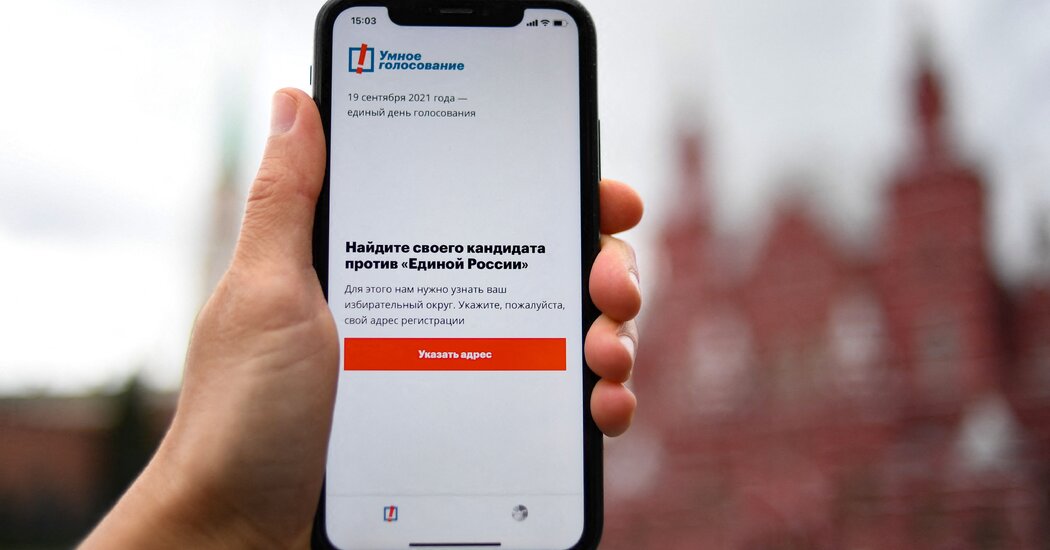 Apple and Google Remove ‘Navalny’ Voting App in Russia