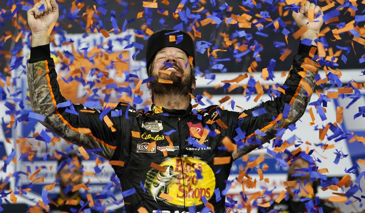 Martin Truex hitting stride after another Richmond win