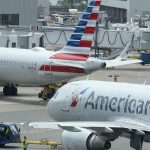 American Airlines, Southwest to follow federal COVID-19 vaccine mandate, defy Texas order