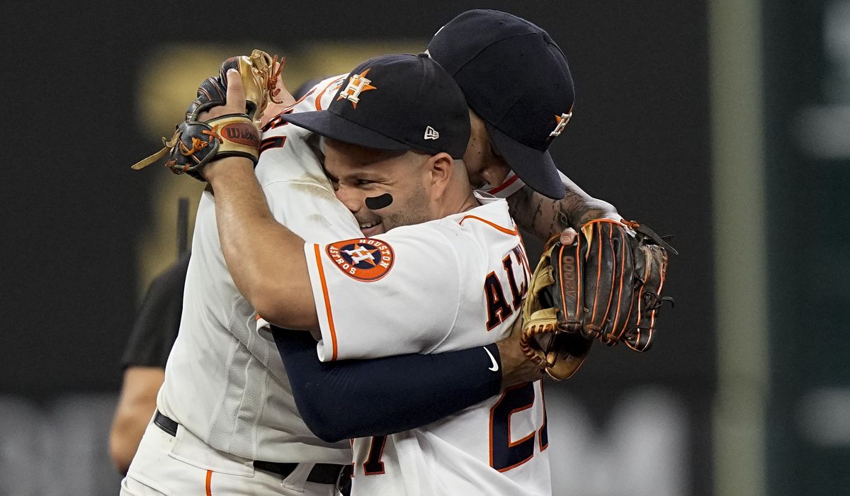 Dynamic duo: Jose Altuve, Carlos Correa both get top billing for Astros