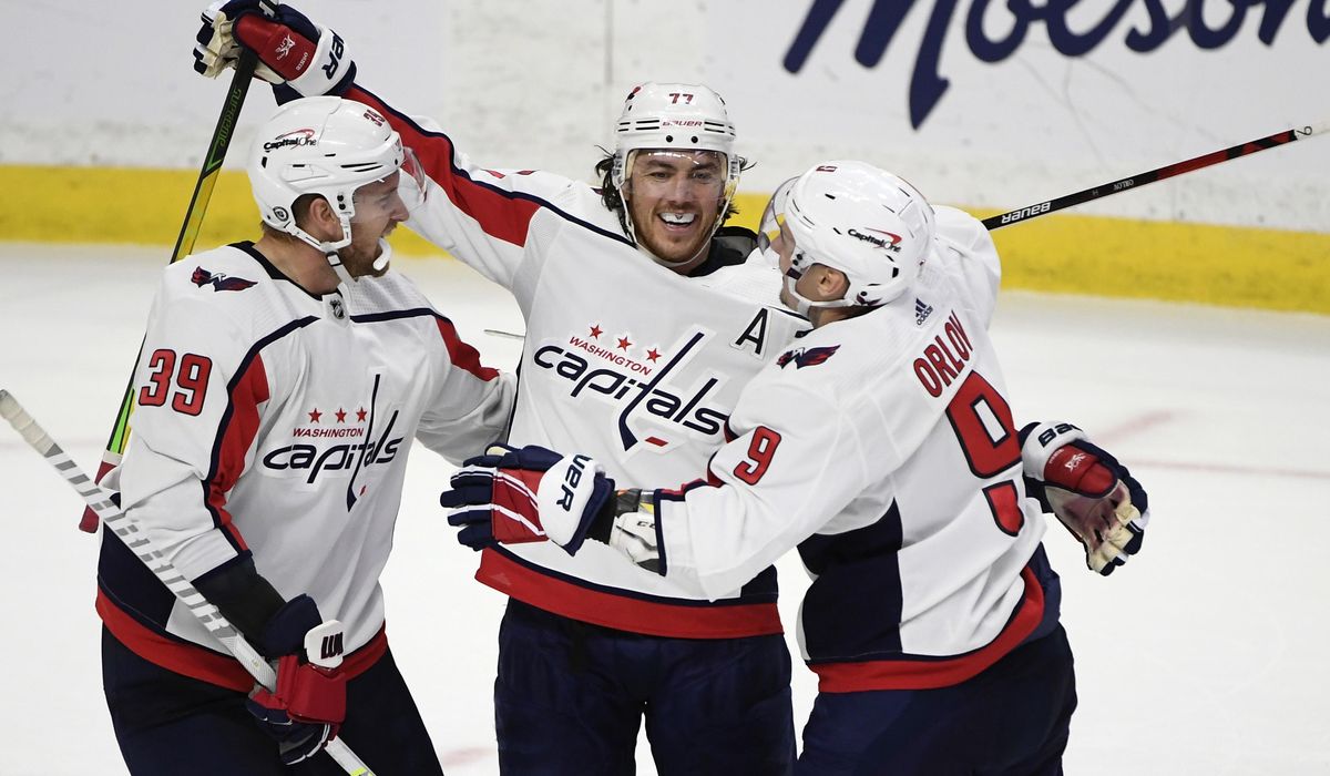 Oshie’s hat trick lifts Capitals over Senators, 7-5