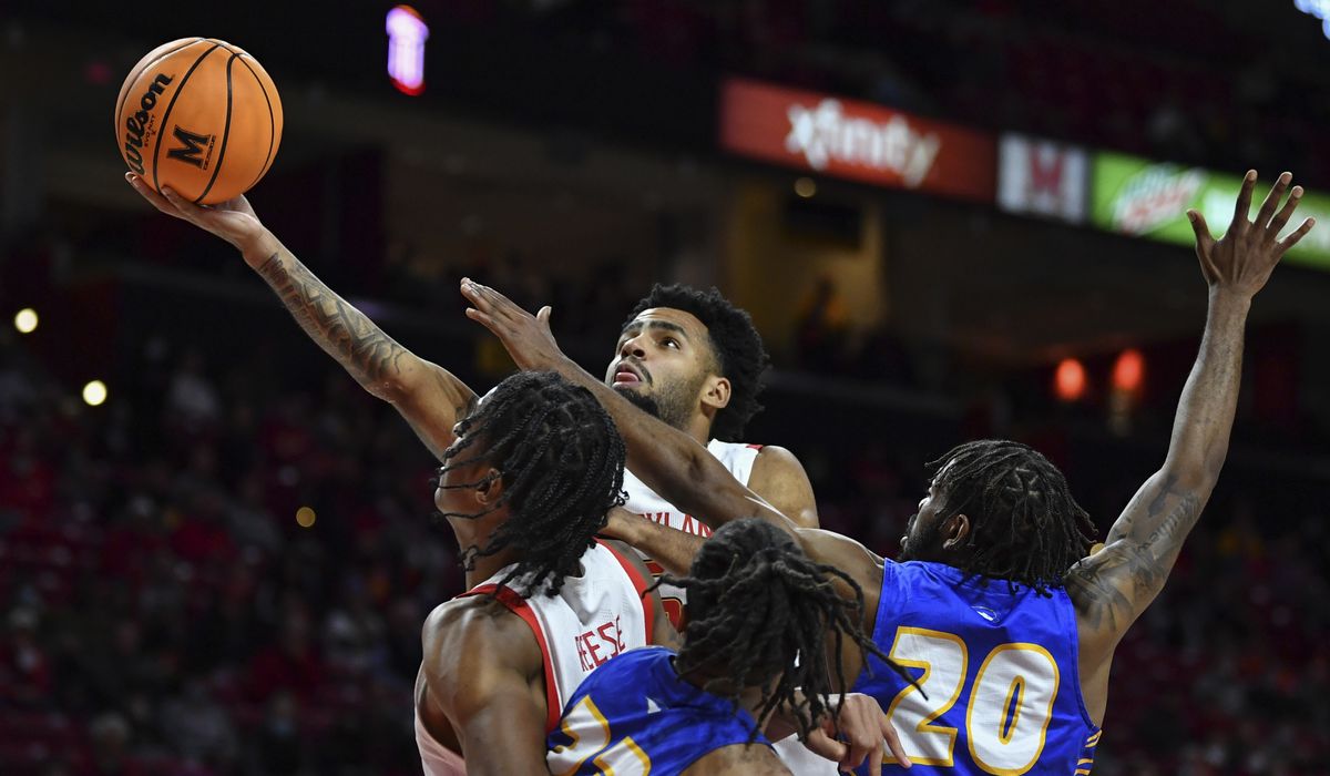 Eric Ayala, Maryland avoid second straight upset by hanging on to beat Hofstra