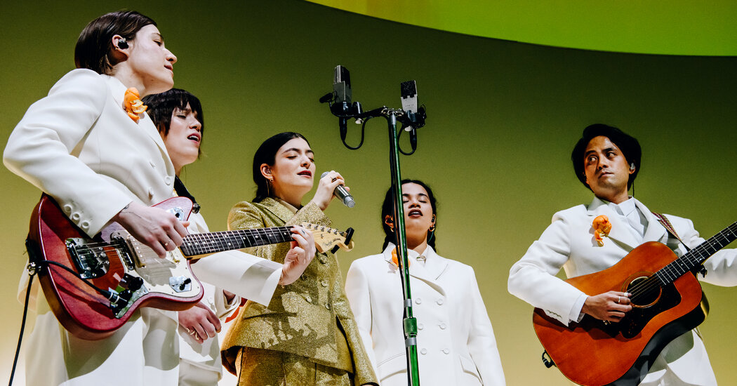 Lorde Performs at Guggenheim Gala