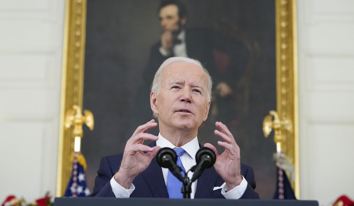 Biden’s 2021 began with ‘crush the virus’ promise, ended with 400K more deaths, Christmas crisis