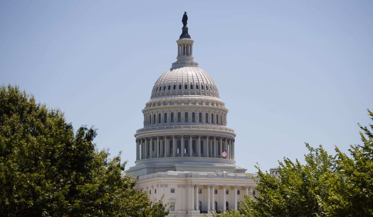 Congressional leaders to hold a moment of silence as COVID-19 toll reaches 800K