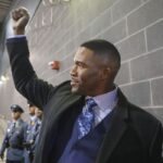 High wind delays Michael Strahan’s space trip with 5 others