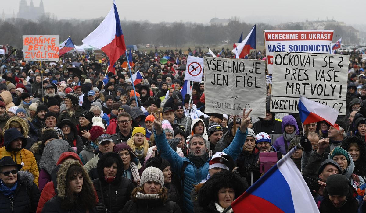 Thousands protest in Prague against COVID vaccine mandate