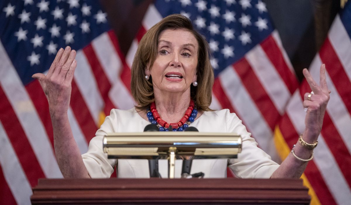 Bipartisan group pressures Nancy Pelosi for movement on lawmaker stock deals