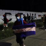 Hundreds of migrants set off from Honduras toward US border