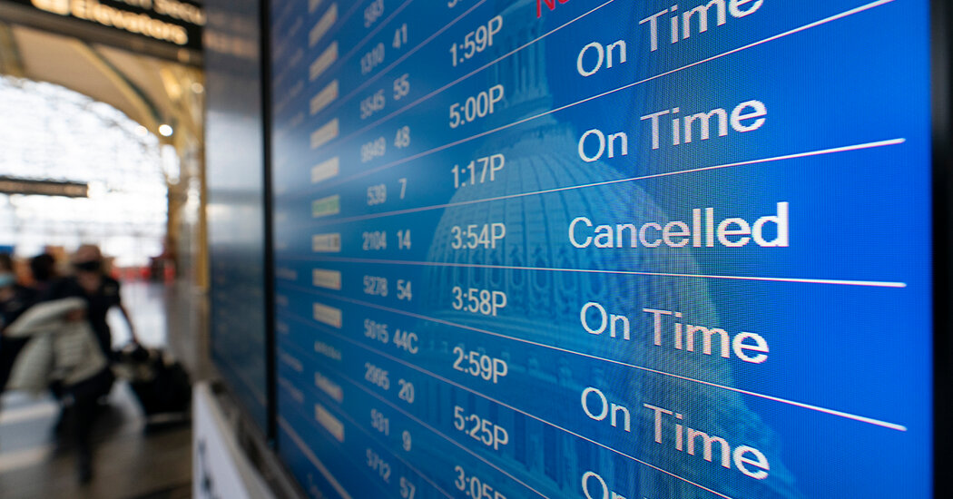 More Than 2,400 U.S. Flights Cancelled, Many in Chicago