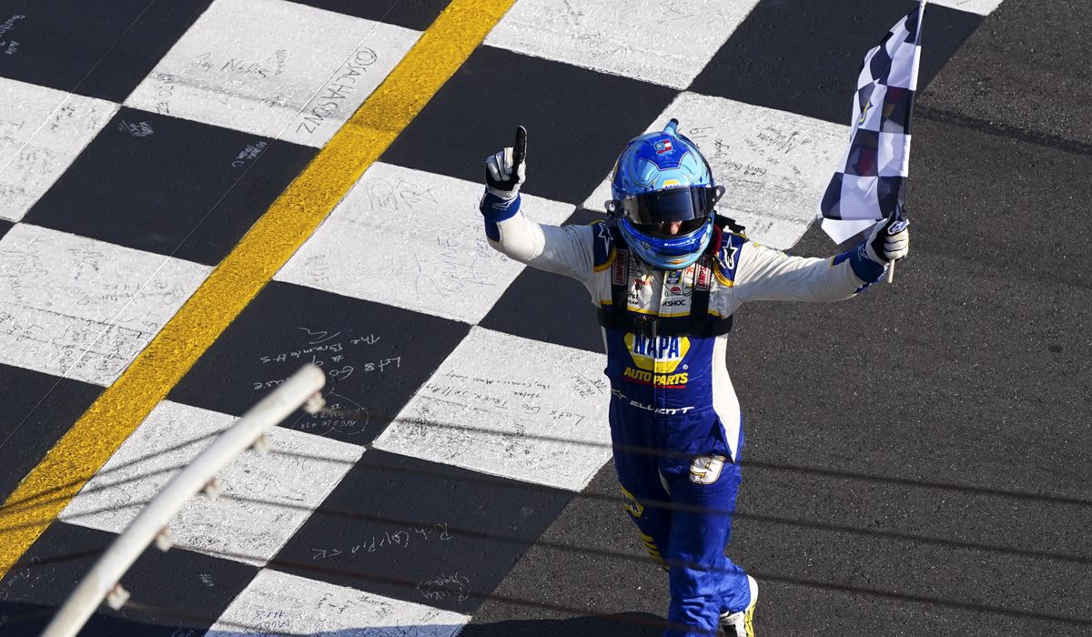 Three-time winner Elliott steady as a rock in wild NASCAR year