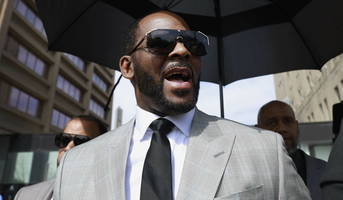 Judge: R. Kelly to pay 0,000 to victim in sex crimes case