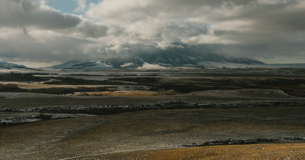 It’s Public Land. But the Public Can’t Reach It.